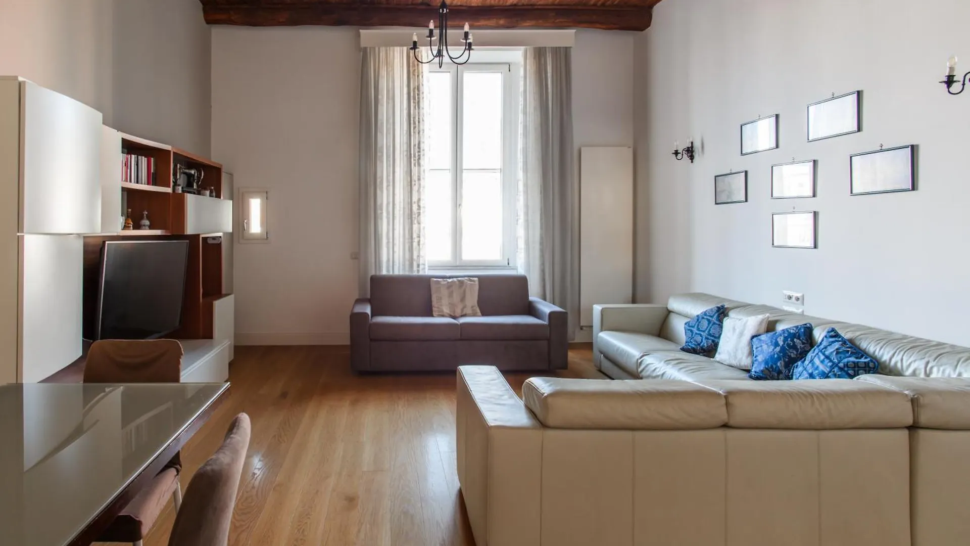 Heart Of Naples By Dimorra Apartment