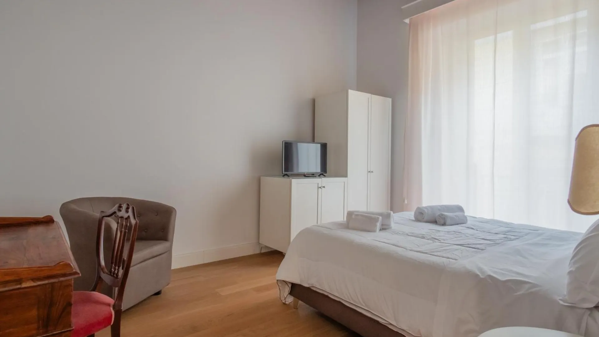 Heart Of Naples By Dimorra Apartment
