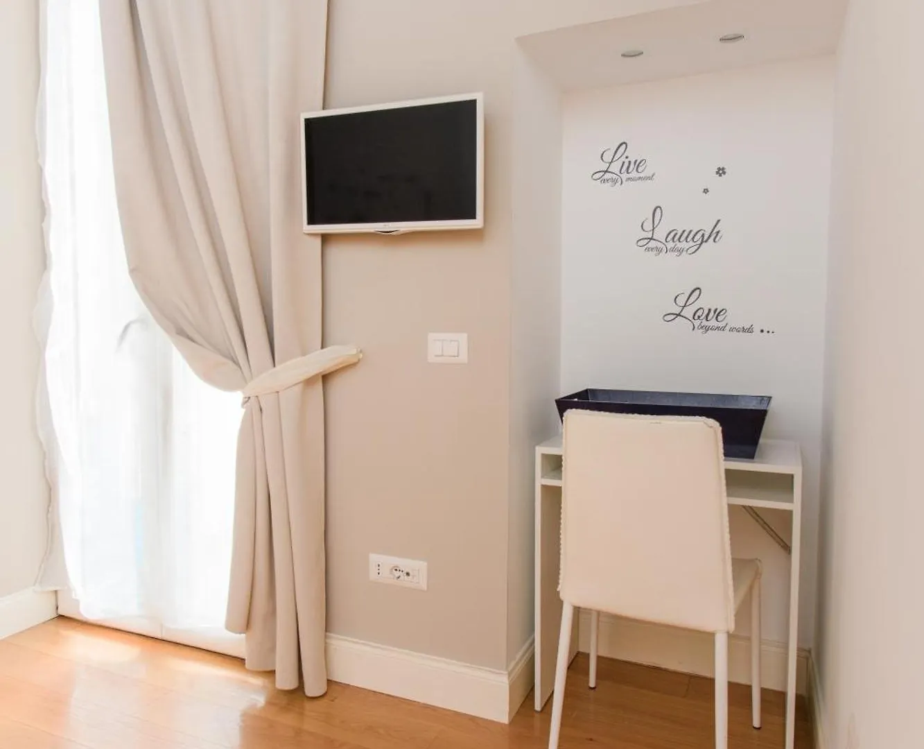 Heart Of Naples By Dimorra Apartment